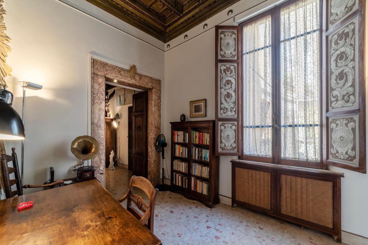 Pantheon Apartment - L'Angolo Nascosto Dei Quadri Rome Exterior photo